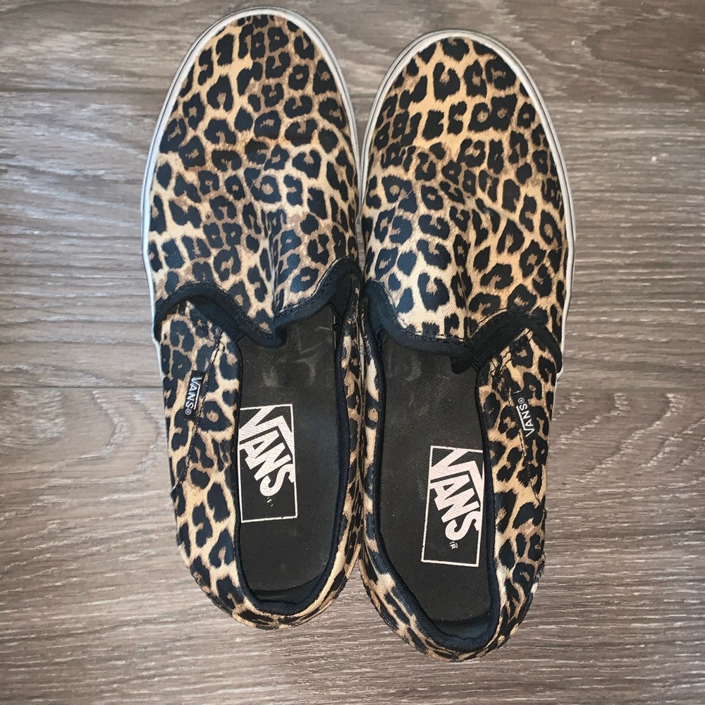Leopard vans